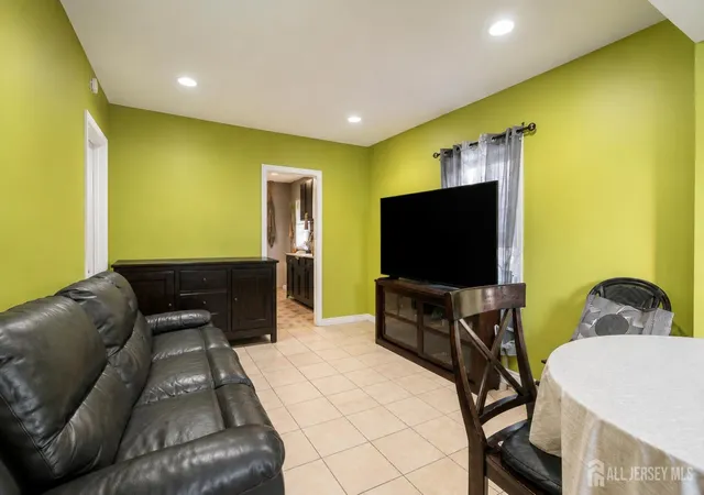 Photo 4 of Single family home for sale at 61 S Ward St, New Brunswick, NJ 08901 | MLS# 2704000R | Listing updated on 2026-09-17