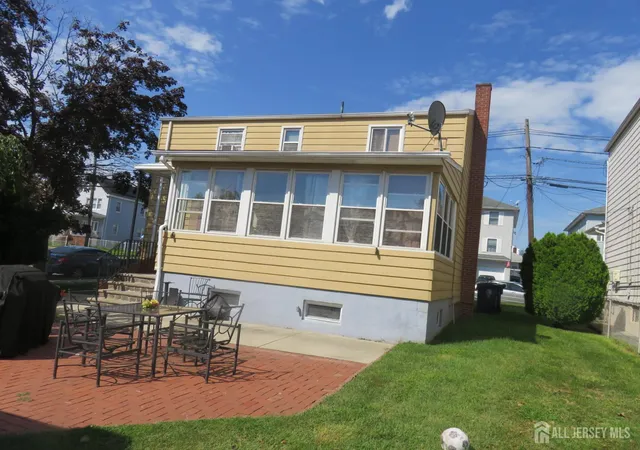 Listing Photo 2 - Condo for sale in building located at 694 Johnstone St, Perth Amboy, NJ 08861 - Unit #