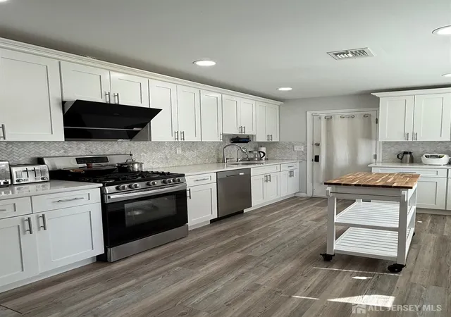 Photo 3 of Single family home for sale at 67 Winthrop Rd, Edison, NJ 08817 | MLS# 2703613R | Listing updated on 2026-09-24