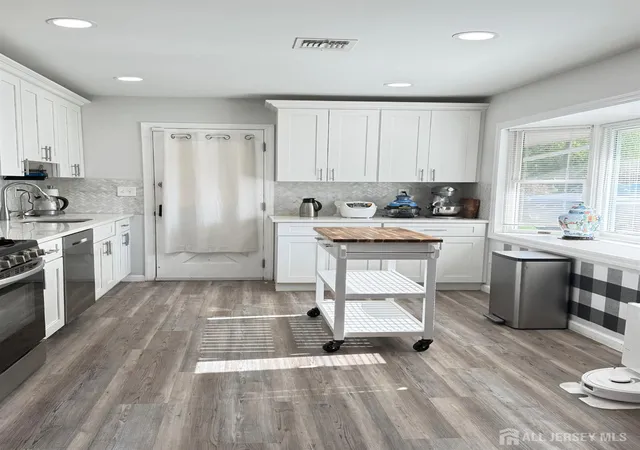 Photo 3 of Single family home for sale at 67 Winthrop Rd, Edison, NJ 08817 | MLS# 2703613R | Listing updated on 2026-09-24