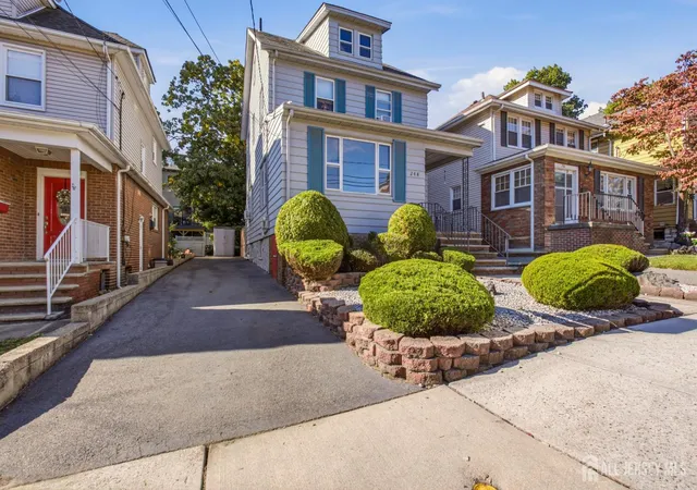 Photo 3 of Single family home for sale at 248 Tom Hunter Rd, Fort Lee, NJ 07024 | MLS# 2706556R | Listing updated on 2026-10-26