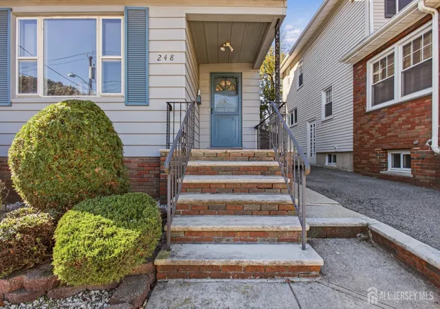 Photo 4 of Single family home for sale at 248 Tom Hunter Rd, Fort Lee, NJ 07024 | MLS# 2706556R | Listing updated on 2026-10-26