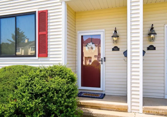 Photo 2 of Townhouse for sale at 565 Clubhouse Dr, Middletown, NJ 07748 | MLS# 2704071R | Listing updated on 2026-09-08
