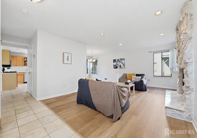 Photo 4 of Townhouse for sale at 17 Park Gate Dr, Edison, NJ 08820 | MLS# 2707005R | Listing updated on 2026-10-28