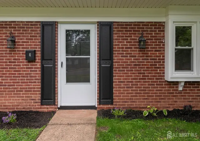 Photo 1 of Single family home for sale at 4 Overbrook Rd, Franklin, NJ 08873 | MLS# 2706657R | Listing updated on 2026-10-21