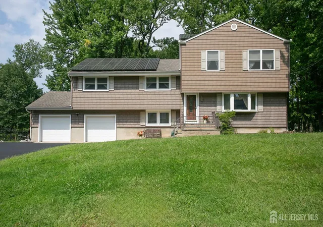 Photo 1 of Single family home for sale at 25 Huntington Rd, Edison, NJ 08820 | MLS# 2703550R | Listing updated on 2026-09-15
