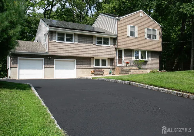 Photo 2 of Single family home for sale at 25 Huntington Rd, Edison, NJ 08820 | MLS# 2703550R | Listing updated on 2026-09-15