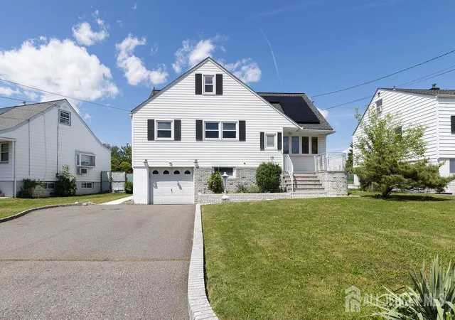 Photo 1 of Single family home for sale at 19 Jonquil Cir, Fords, NJ 08863 | MLS# 2703697R | Listing updated on 2026-09-09