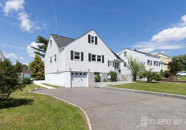 Photo 2 of Single family home for sale at 19 Jonquil Cir, Fords, NJ 08863 | MLS# 2703697R | Listing updated on 2026-09-09
