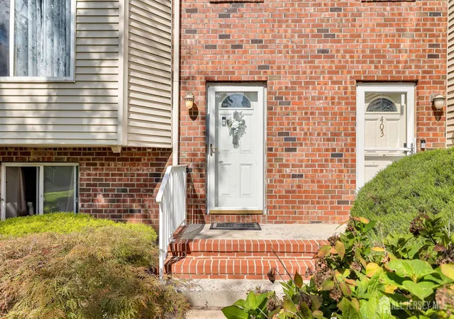 Photo 4 of Townhouse for sale at 402 Holly Dr, Perth Amboy, NJ 08861 | MLS# 2704194R | Listing updated on 2026-09-17