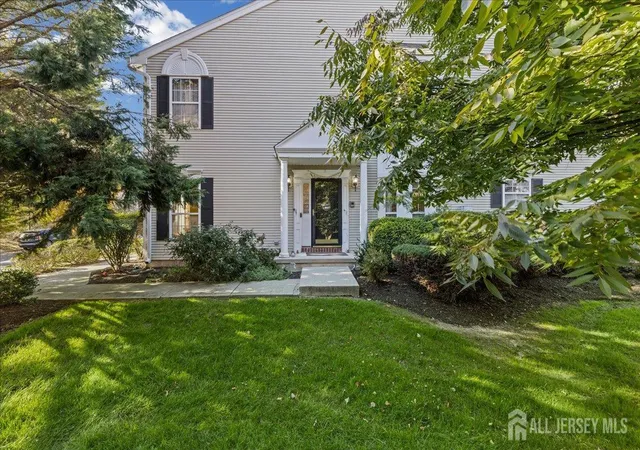 Listing Photo 1 - Condo for sale in building located at 601 Creststone Cir, PRINCETON, NJ 08540