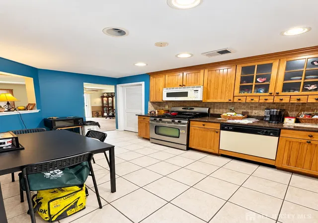 Photo 2 of Condo for sale at 920 C0920 Plymouth Rd, North Brunswick, NJ 08902 | MLS# 2704302R | Listing updated on 2026-09-18