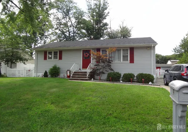 Photo 1 of Single family home for sale at 4 Wilbur Ter, Sayreville, NJ 08872 | MLS# 2704615R | Listing updated on 2026-09-26