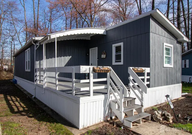 Manufactured home for sale at 21 Keats Rd, North Brunswick, NJ 08902 | MLS# 2704883R