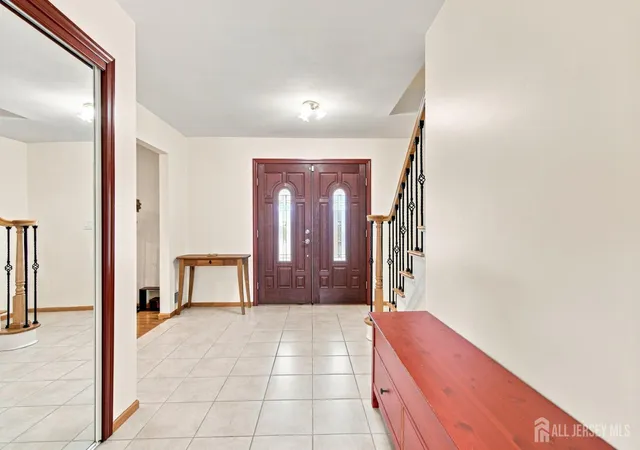Photo 2 of Single family home for sale at 19 Ballo Pl, Edison, NJ 08820 | MLS# 2704115R | Listing updated on 2026-09-24