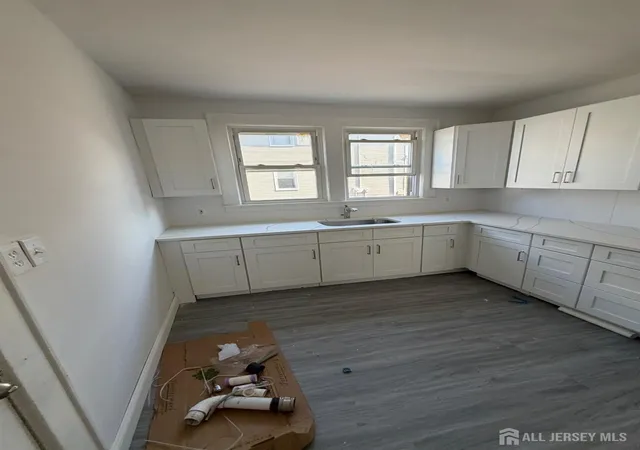 Listing Photo 5 - Condo for sale in building located at 924 Monroe Ave, Elizabeth, NJ 07201