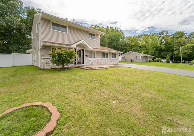 Photo 1 of Single family home for sale at 80 Stillwell Rd, Kendall Park, NJ 08824 | MLS# 2704835R | Listing updated on 2026-09-29