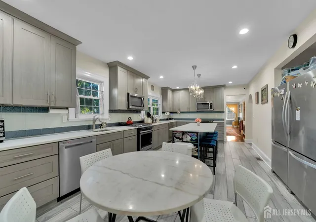 Photo 4 of Single family home for sale at 833 Salem Ave, Hillside, NJ 07205 | MLS# 2703749R | Listing updated on 2026-09-09