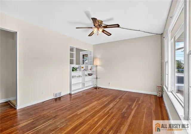 Photo 4 of Single family home for sale at 68 Oak St, Carteret, NJ 07008 | MLS# 2770478M | Listing updated on 2026-09-15