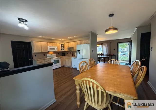 Photo 3 of Single family home for sale at 21 Drake Ave, Monroe Township, NJ 08831 | MLS# 2770538M | Listing updated on 2026-09-21