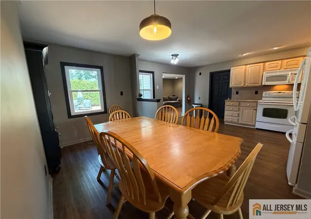 Photo 4 of Single family home for sale at 21 Drake Ave, Monroe Township, NJ 08831 | MLS# 2770538M | Listing updated on 2026-09-21