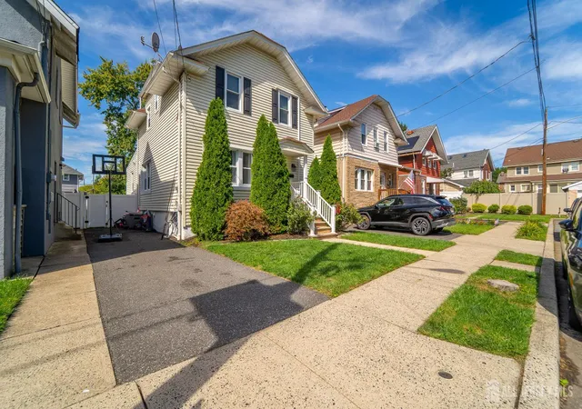 Photo 2 of Single family home for sale at 555 E Maple Ave, Woodbridge, NJ 07095 | MLS# 2704844R | Listing updated on 2026-09-23