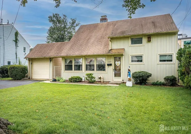 Photo 3 of Single family home for sale at 1041 Richard Blvd, Rahway, NJ 07065 | MLS# 2703958R | Listing updated on 2026-09-14