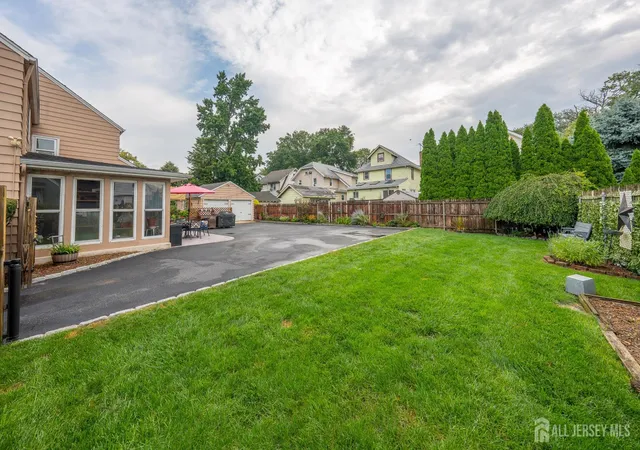 Photo 3 of Single family home for sale at 719 Locust St, Roselle Park, NJ 07204 | MLS# 2704025R | Listing updated on 2026-09-16