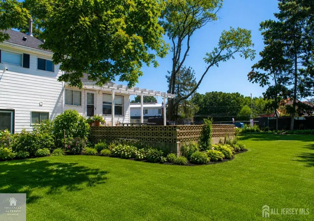 Photo 3 of Single family home for sale at 39 Florence Dr Dr, Parlin, NJ 08859 | MLS# 2703223R | Listing updated on 2026-09-16