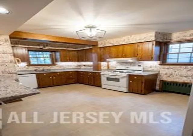 Photo 2 of Single family home for sale at 418 Locust Ave, Garwood, NJ 07027 | MLS# 2704057R | Listing updated on 2026-09-13