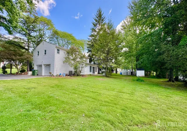 Photo 4 of Single family home for sale at 9 Highpoint Dr, Edison, NJ 08820 | MLS# 2703944R | Listing updated on 2026-09-17