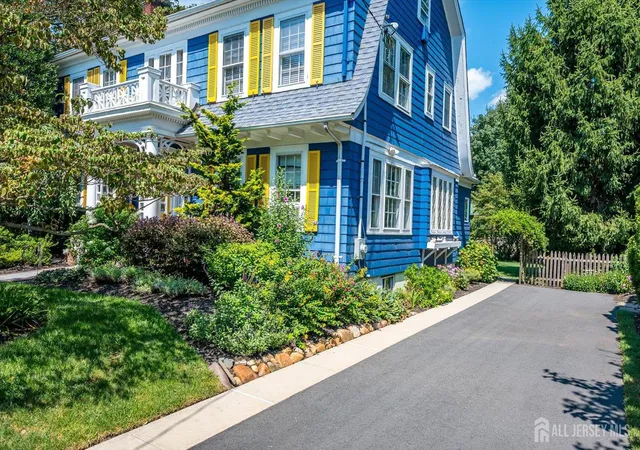 Photo 2 of Single family home for sale at 64 High St, Metuchen, NJ 08840 | MLS# 2703412R | Listing updated on 2026-09-15
