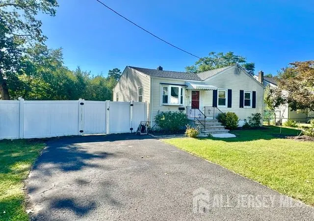 Photo 3 of Single family home for sale at 72 Fernhead Ave, Spotswood, NJ 08884 | MLS# 2704593R | Listing updated on 2026-09-28