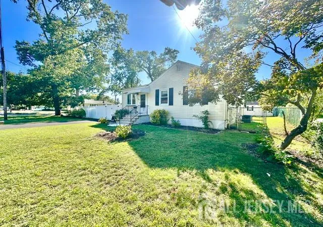 Photo 3 of Single family home for sale at 72 Fernhead Ave, Spotswood, NJ 08884 | MLS# 2704593R | Listing updated on 2026-09-28