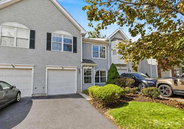 Listing Photo 2 - Condo for sale in building located at 103 Creststone Cir, PRINCETON, NJ 08540