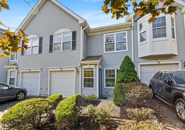 Listing Photo 4 - Condo for sale in building located at 103 Creststone Cir, PRINCETON, NJ 08540