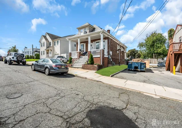 Photo 4 of Single family home for sale at 865 Birch St, Perth Amboy, NJ 08861 | MLS# 2704442R | Listing updated on 2026-09-15