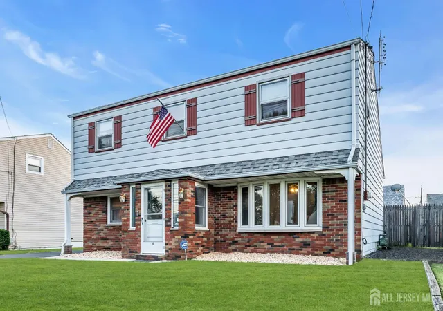 Photo 2 of Single family home for sale at 140 Camelot Dr, Port Reading, NJ 07064 | MLS# 2703656R | Listing updated on 2026-09-26