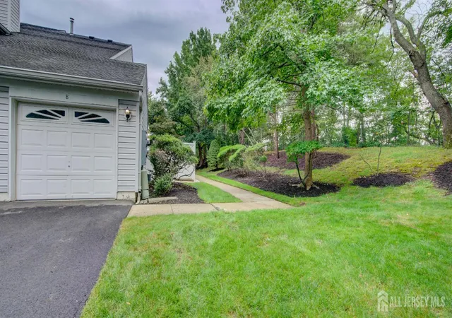 Photo 2 of Townhouse for sale at 8 Forden Ct, Sayreville, NJ 08872 | MLS# 2703880R | Listing updated on 2026-09-16