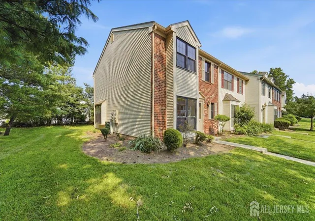 Photo 3 of Townhouse for sale at 543 Manchester Ct, Piscataway, NJ 08854 | MLS# 2705176R | Listing updated on 2026-09-28