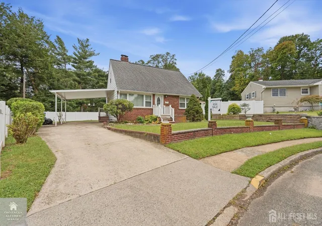 Photo 3 of Single family home for sale at 493 S Park Dr, Perth Amboy, NJ 08861 | MLS# 2705079R | Listing updated on 2026-09-24