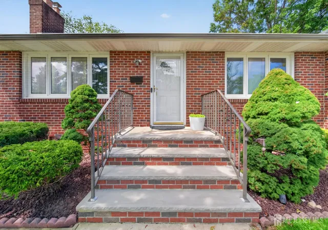 Photo 3 of Single family home for sale at 47 Albert Ave, Edison, NJ 08837 | MLS# 2703874R | Listing updated on 2026-09-14