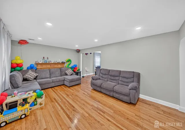 Photo 3 of Single family home for sale at 47 Albert Ave, Edison, NJ 08837 | MLS# 2703874R | Listing updated on 2026-09-14
