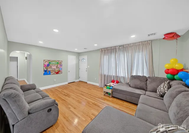 Photo 4 of Single family home for sale at 47 Albert Ave, Edison, NJ 08837 | MLS# 2703874R | Listing updated on 2026-09-14