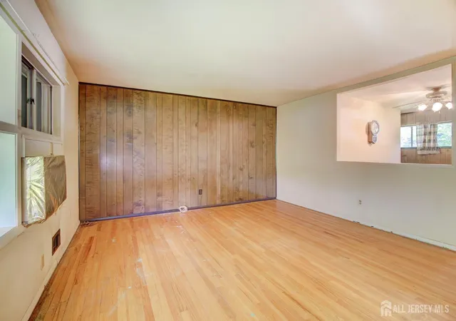 Photo 2 of Single family home for sale at 9 Wellesley Rd, Parlin, NJ 08859 | MLS# 2700676R | Listing updated on 2026-10-02