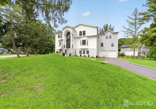Photo 3 of Single family home for sale at 22 Mary Ellen Dr, Edison, NJ 08820 | MLS# 2703704R | Listing updated on 2026-09-23