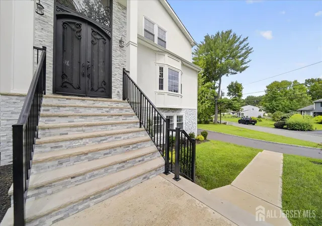 Photo 4 of Single family home for sale at 22 Mary Ellen Dr, Edison, NJ 08820 | MLS# 2703704R | Listing updated on 2026-09-23