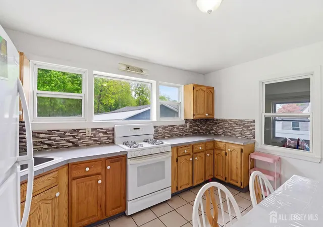 Photo 3 of Single family home for sale at 1 Park Pl, North Brunswick, NJ 08902 | MLS# 2703626R | Listing updated on 2026-09-29
