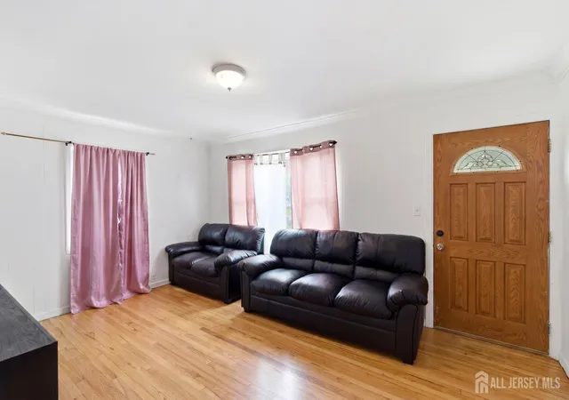 Photo 4 of Single family home for sale at 1 Park Pl, North Brunswick, NJ 08902 | MLS# 2703626R | Listing updated on 2026-09-29