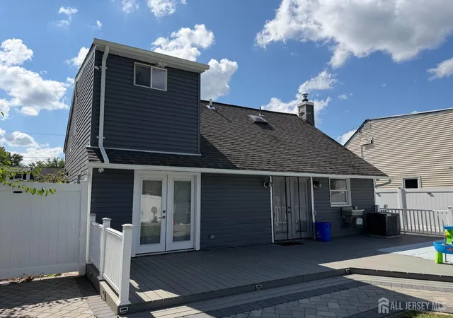 Photo 3 of Single family home for sale at 215 Johnson Ave, Piscataway, NJ 08854 | MLS# 2704387R | Listing updated on 2026-09-28